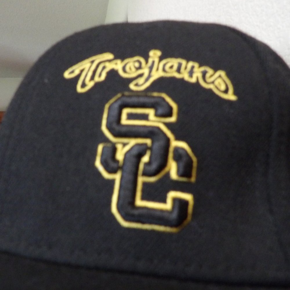 NEW NIKE SC Trojans Fitted Black Hat Cap 7-3/8"
